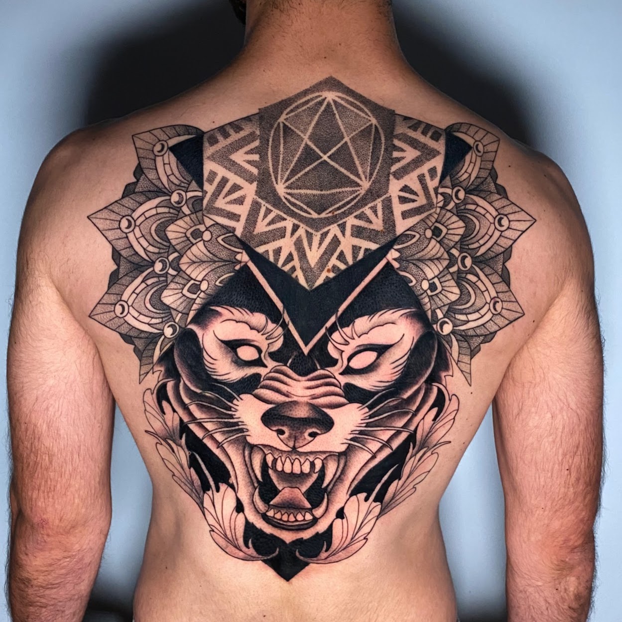 Tatuaje black Santiago