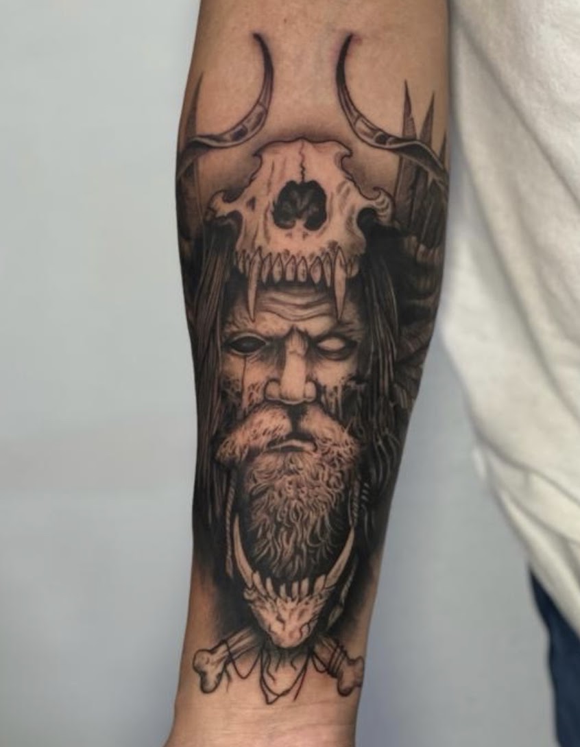 Tatuaje black Santiago