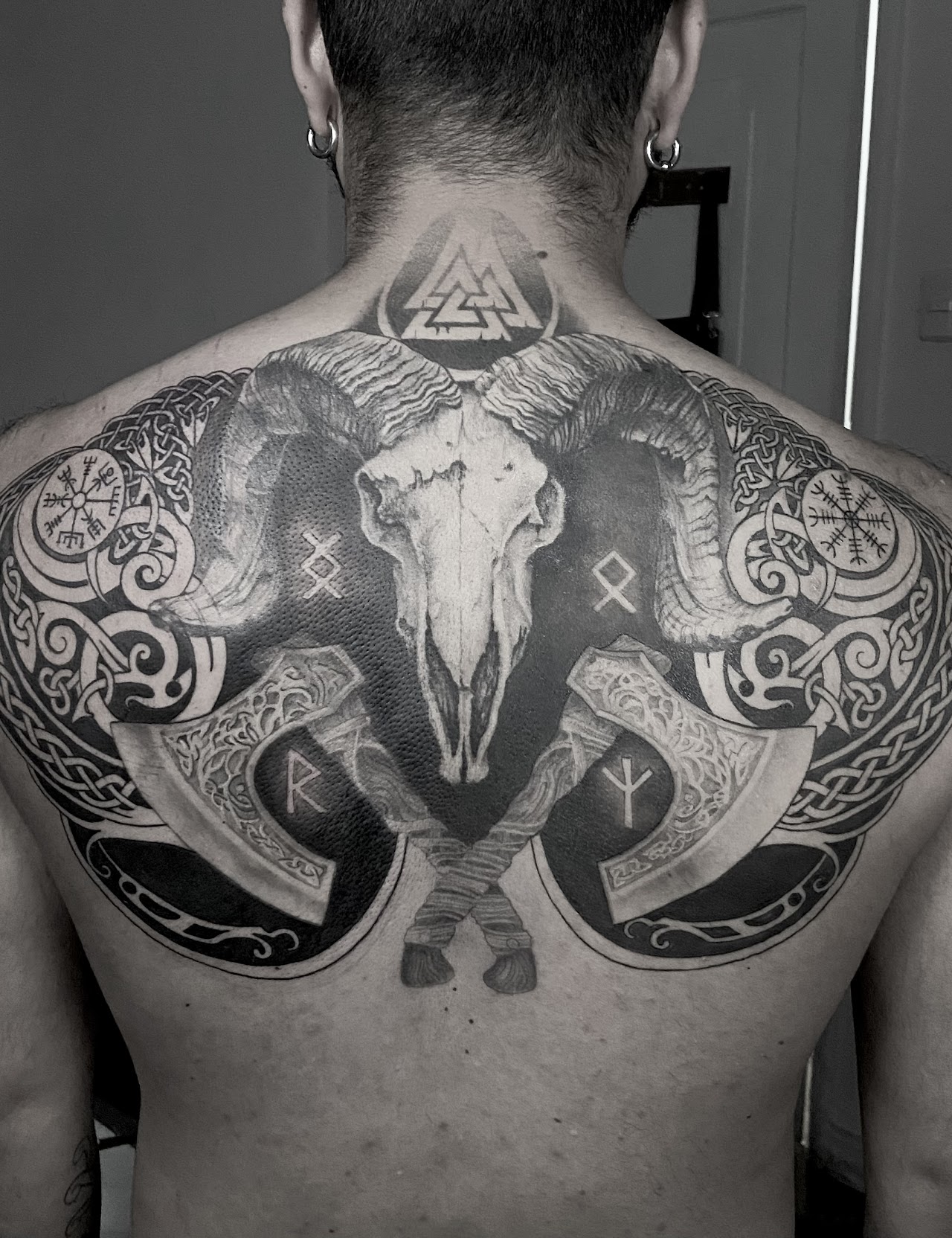 Tatuaje black Santiago