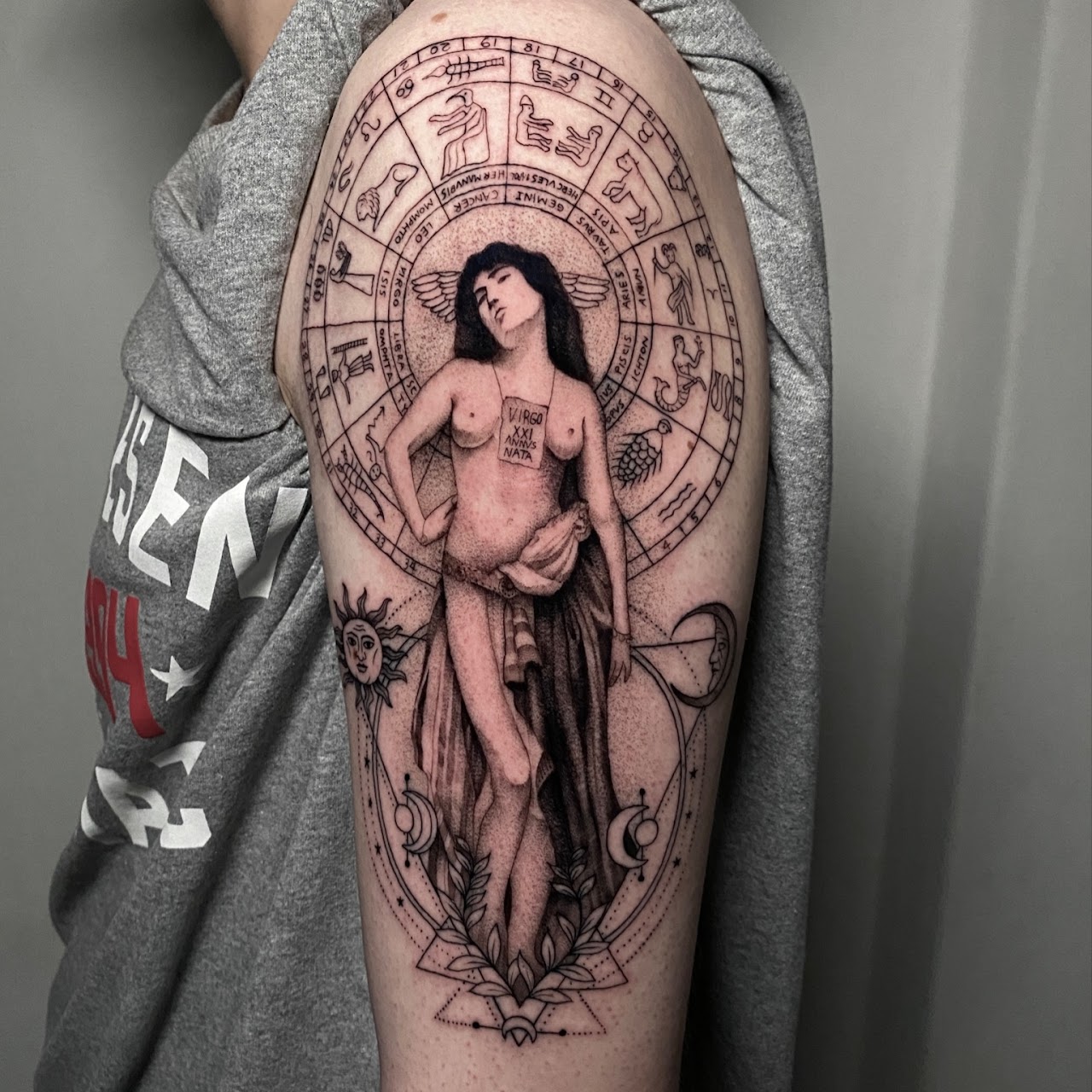 Tatuaje black Santiago