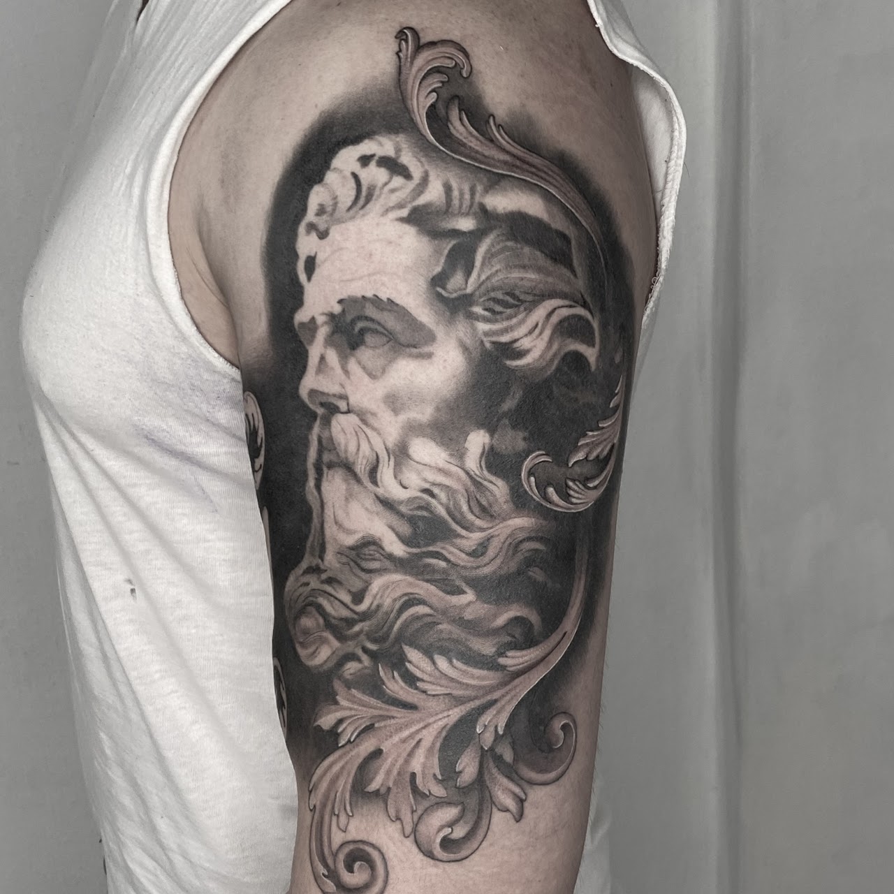 Tatuaje black Santiago