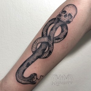 Tatuaje black Santiago