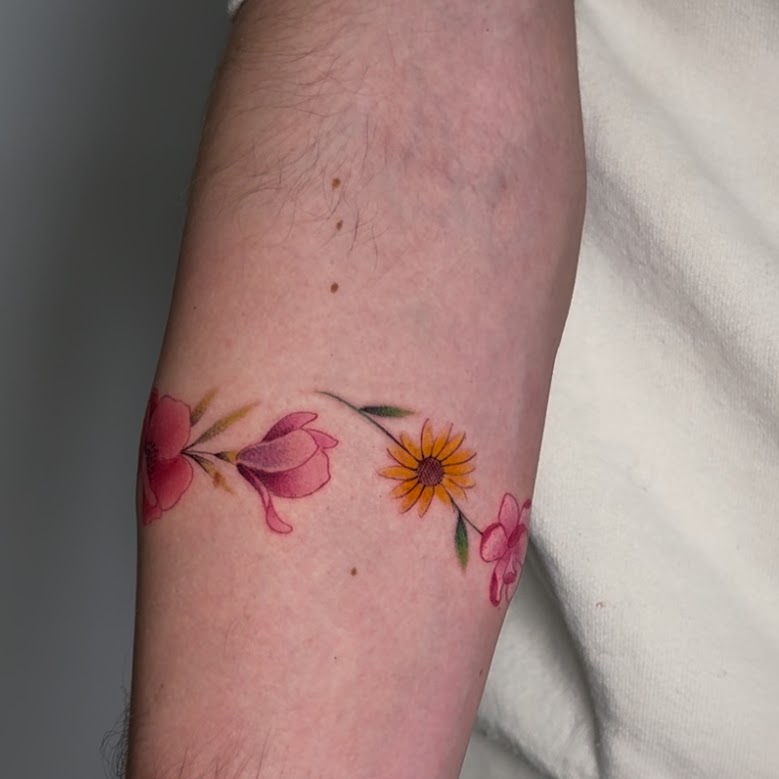 Tatuaje color Santiago