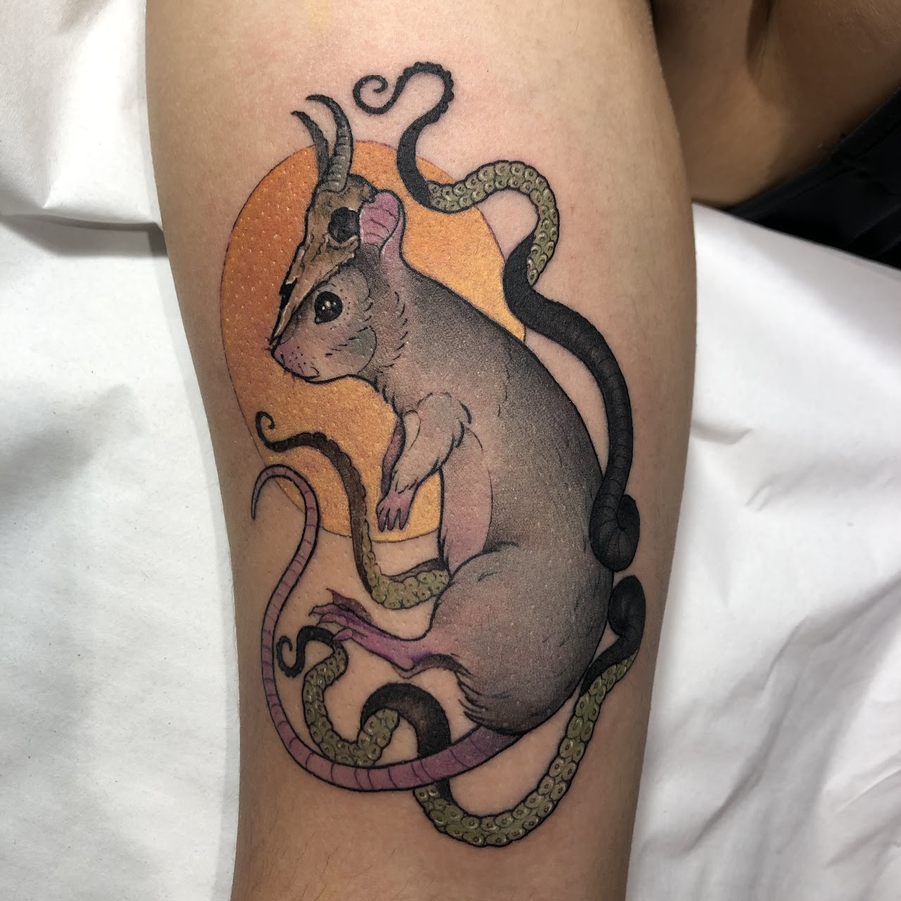 Tatuaje color Santiago