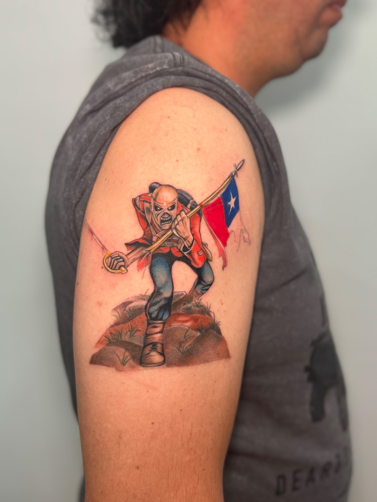 Tatuaje color Santiago