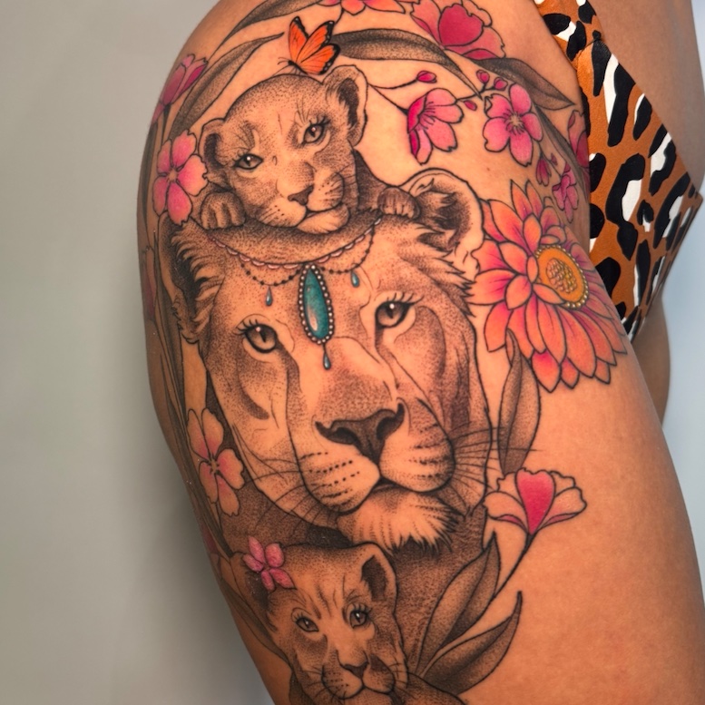 Tatuaje color Santiago